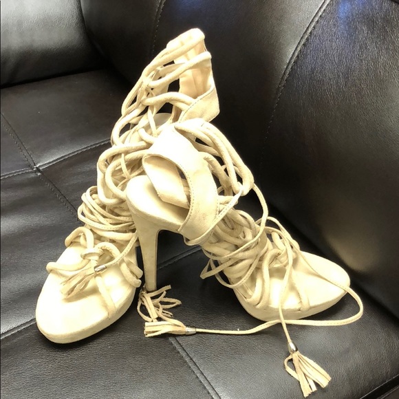 Heels - Picture 2 of 4